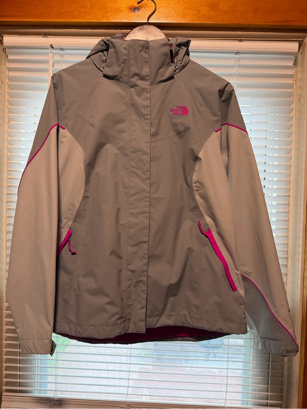 The North Face Pink and Gray Women's Hooded Jacket - Picture 4 of 4